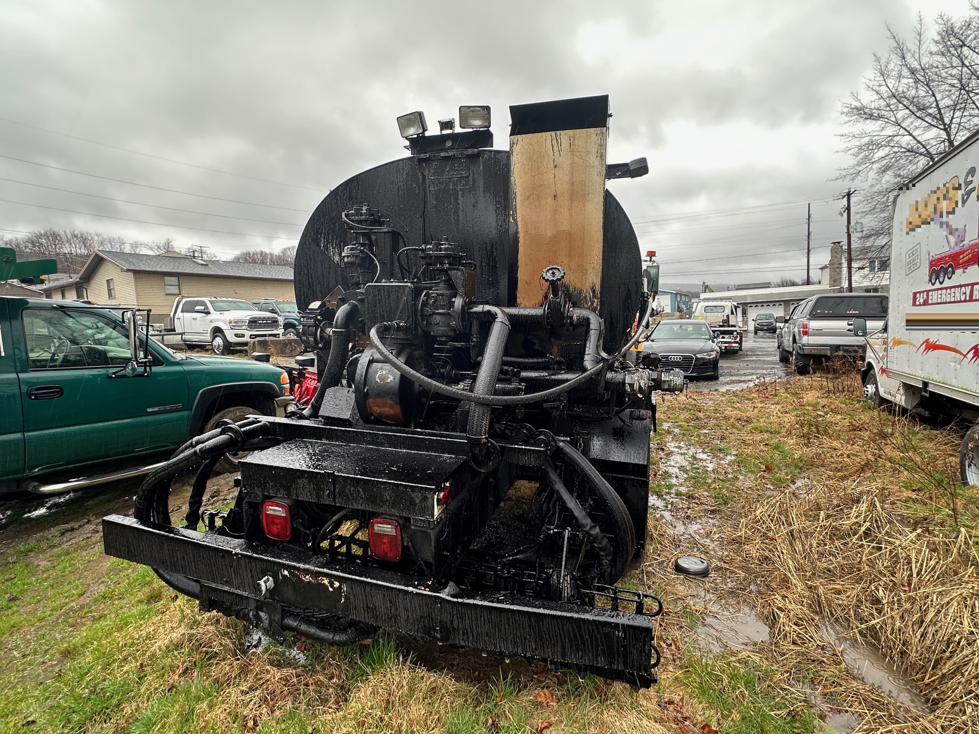2002 FREIGHTLINER FL70 - view 9 of 38