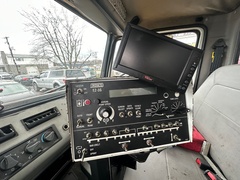 2002 FREIGHTLINER FL70 - Image 20