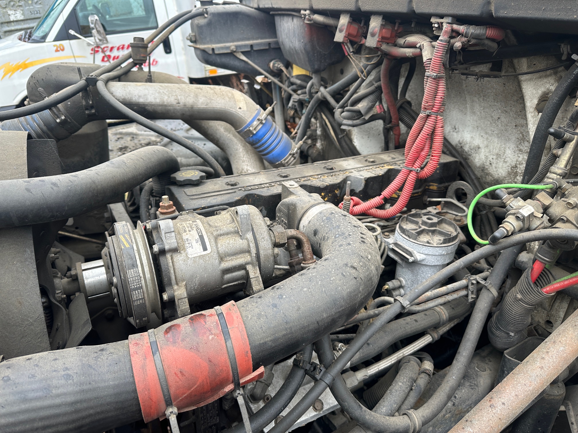 2002 FREIGHTLINER FL70 - Image 25