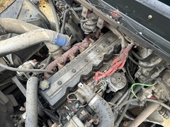 2002 FREIGHTLINER FL70 - Image 26