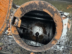 2002 FREIGHTLINER FL70 - Image 33