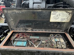 2002 FREIGHTLINER FL70 - Image 37