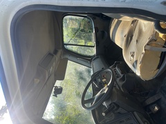 2004 FREIGHTLINER M2 Business Class - Image 10