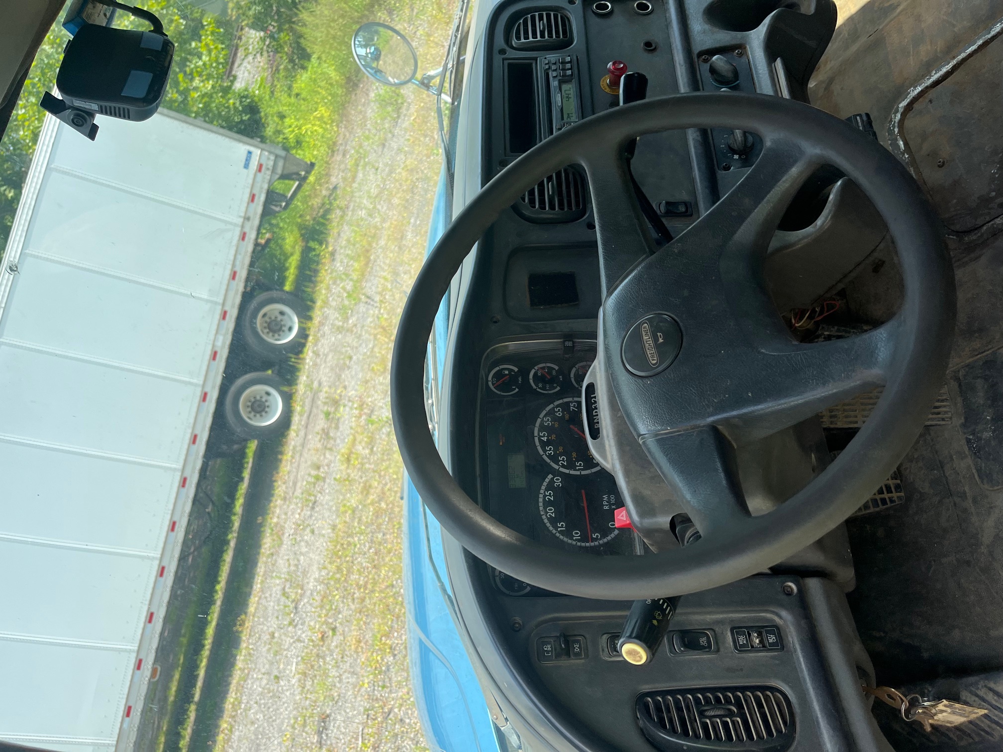 2004 FREIGHTLINER M2 Business Class - view 11 of 23