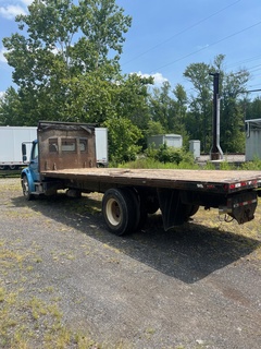 2004 FREIGHTLINER M2 Business Class - Image 3