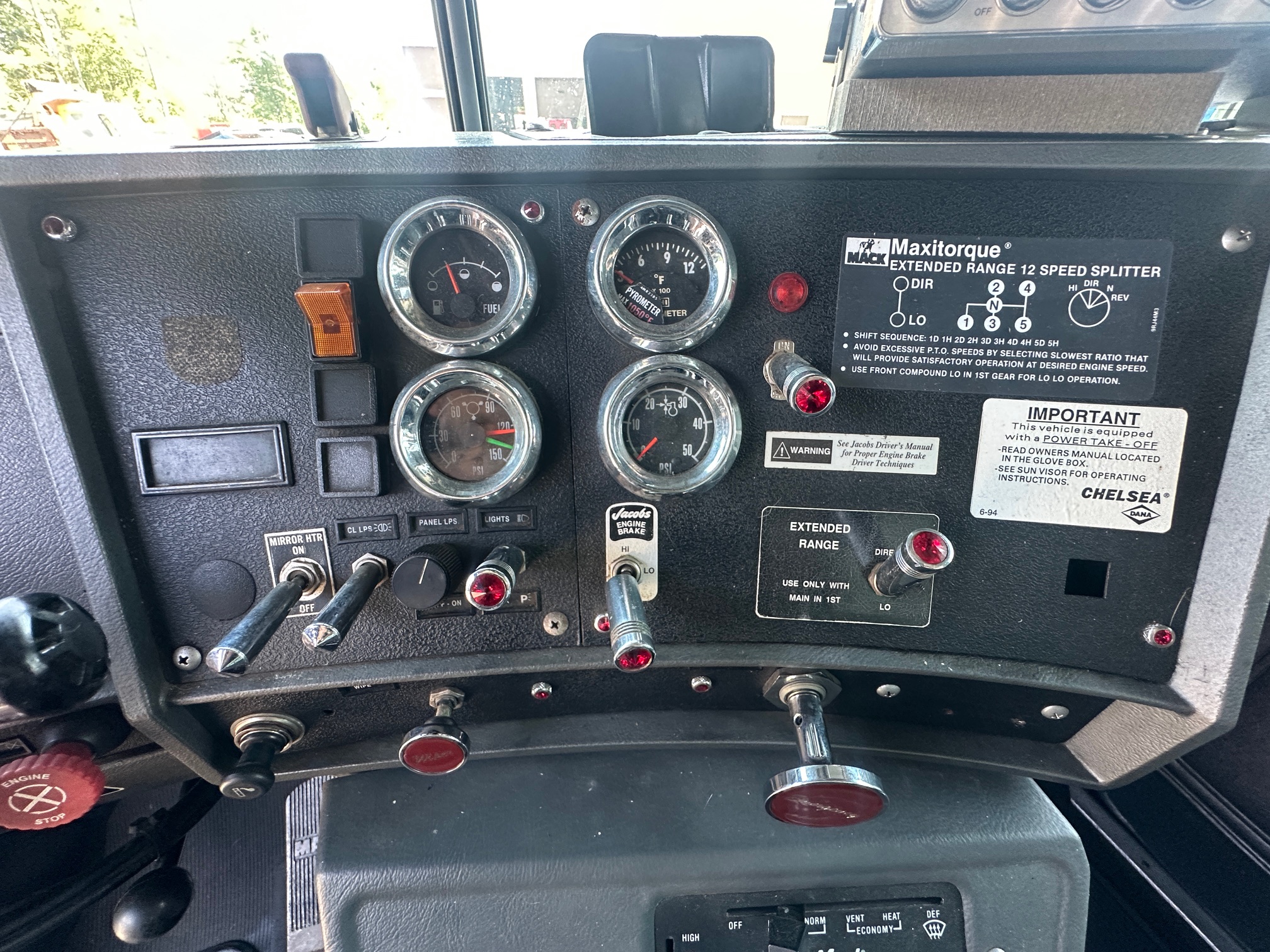 1997 MACK RD688S - Image 40