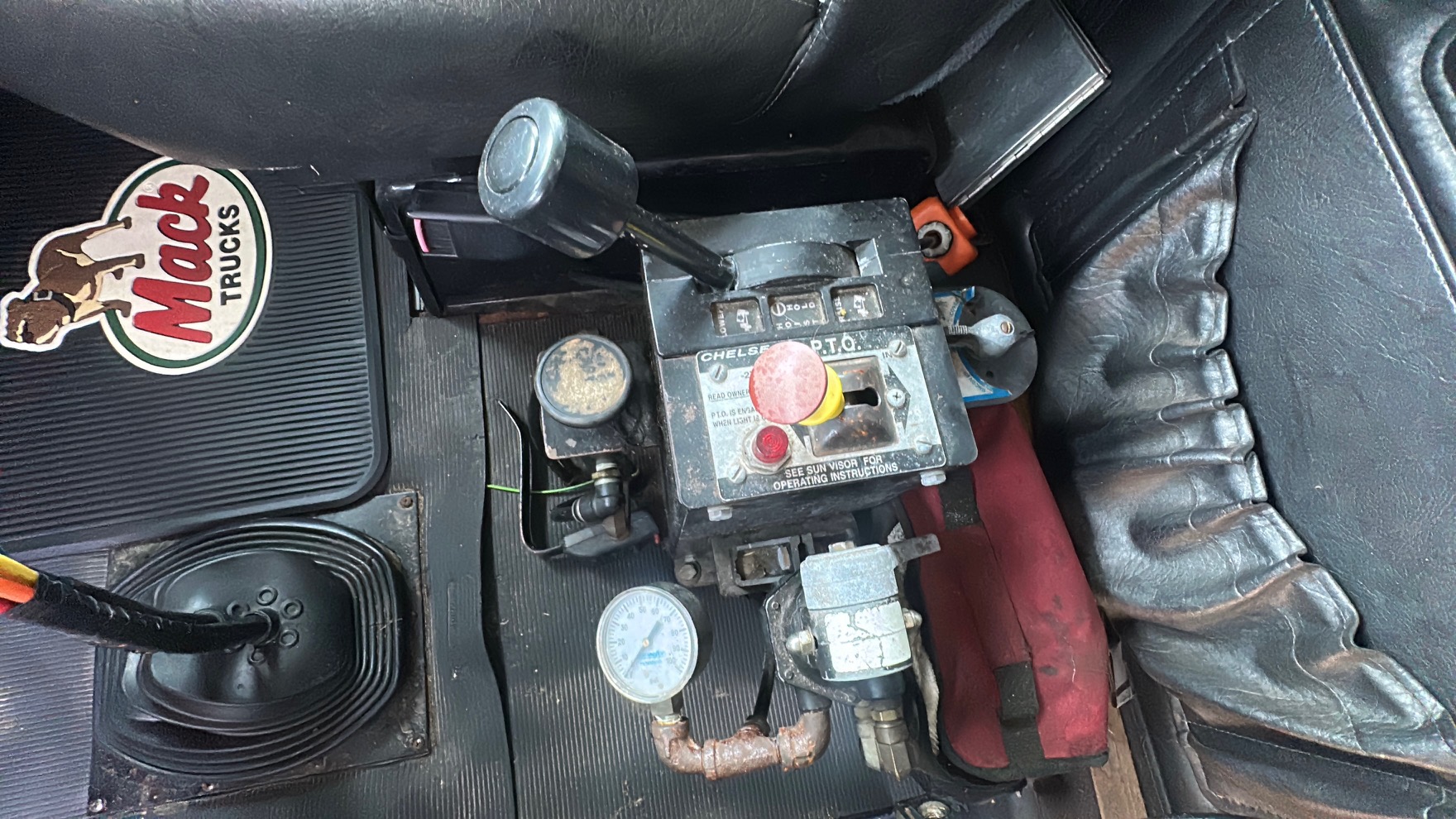 1997 MACK RD688S - Image 52