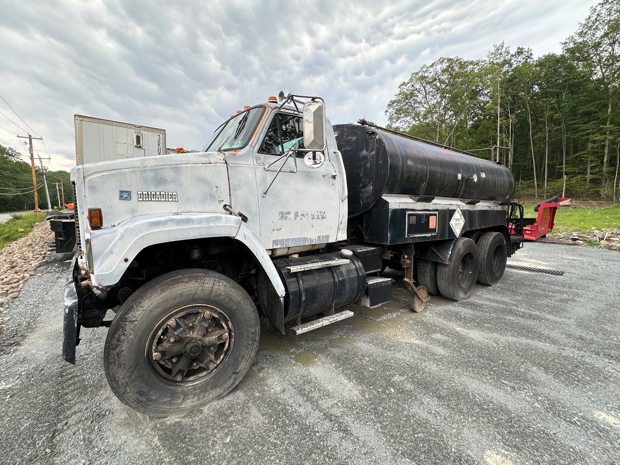 1988 WHITE/GMC Brigadier Oil Distributor - Image 2