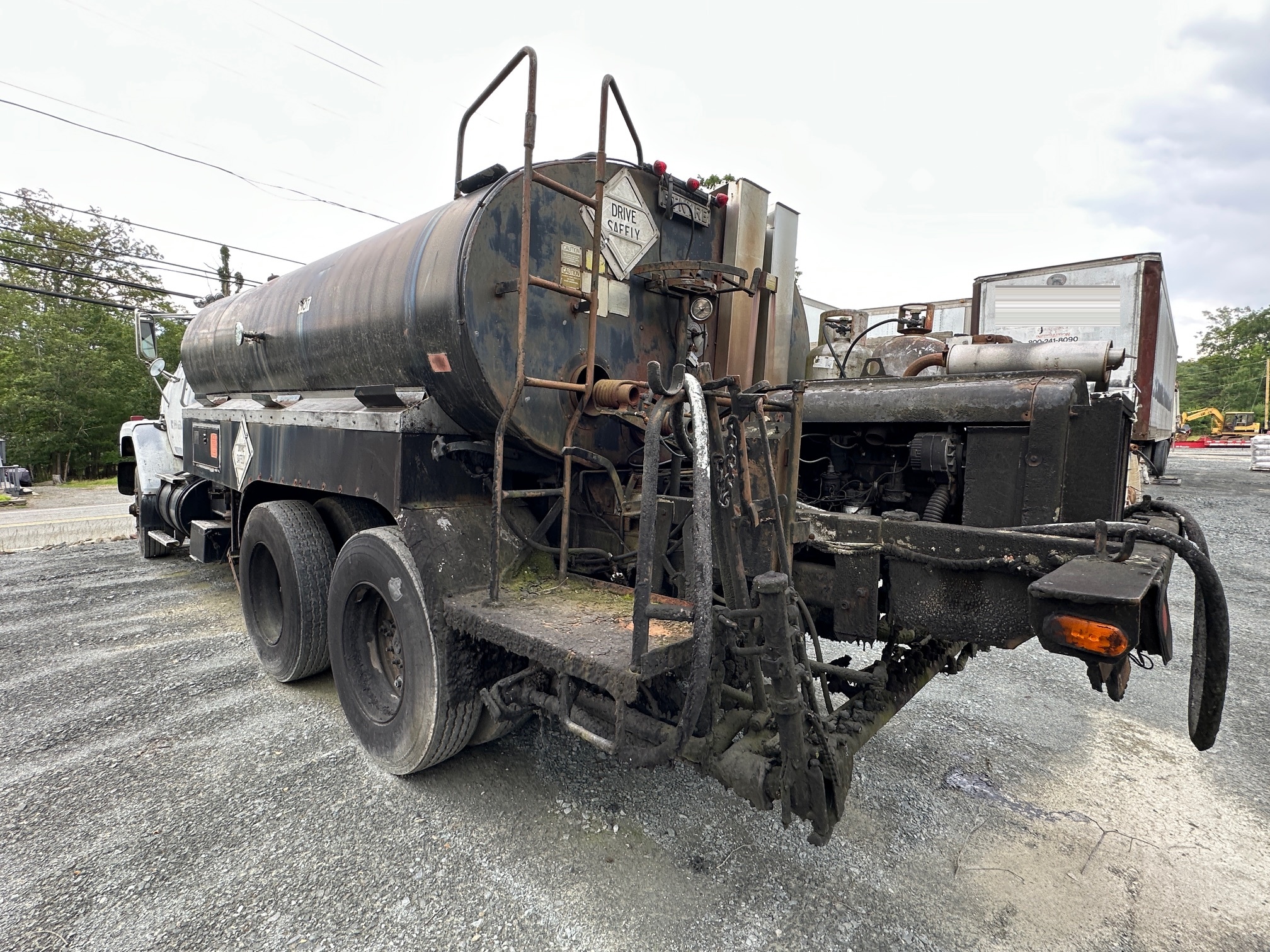 1988 WHITE/GMC Brigadier Oil Distributor - Image 9