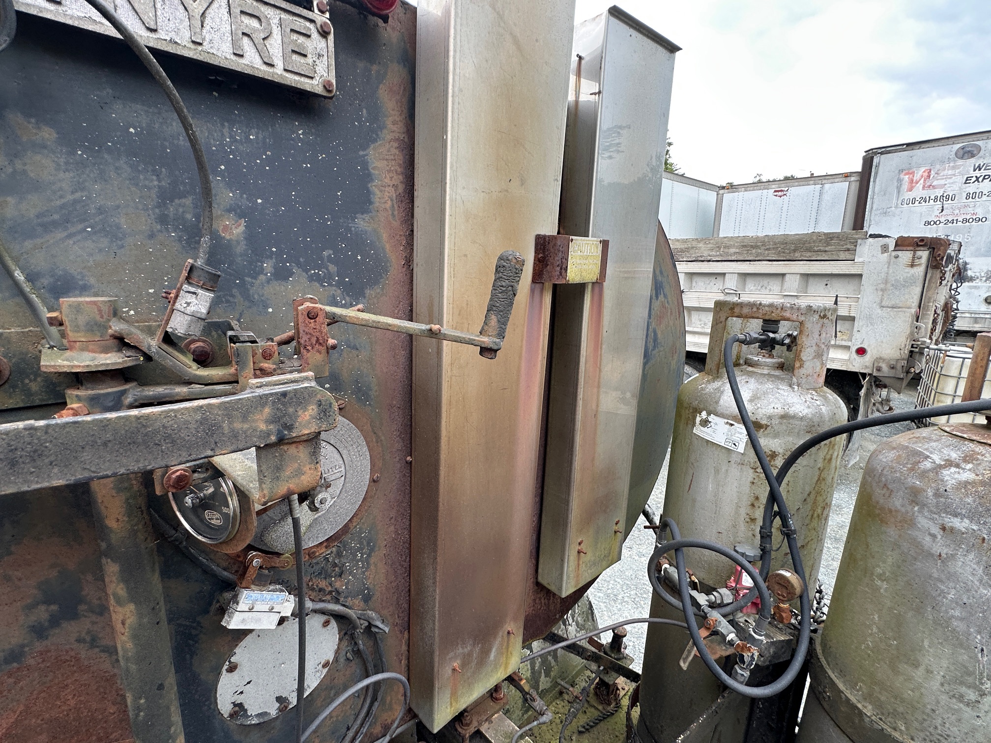 1988 WHITE/GMC Brigadier Oil Distributor - view 13 of 55