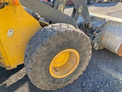 2010 DEERE 544K - Image 13