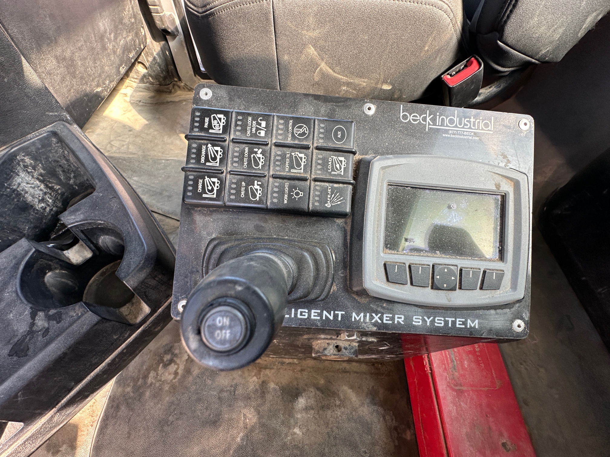 2019 MACK GR64B - Image 16