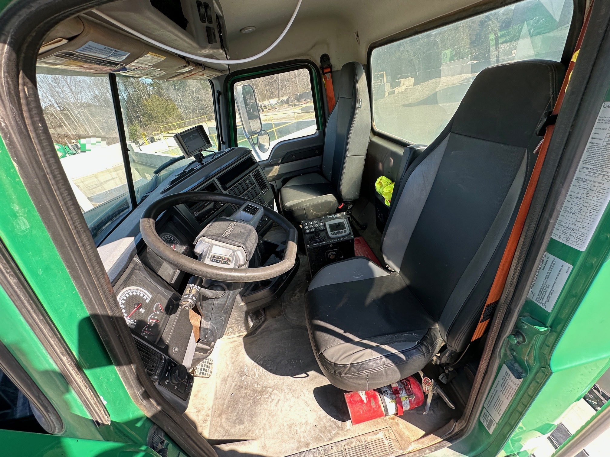 2019 MACK GR64B - view 18 of 61