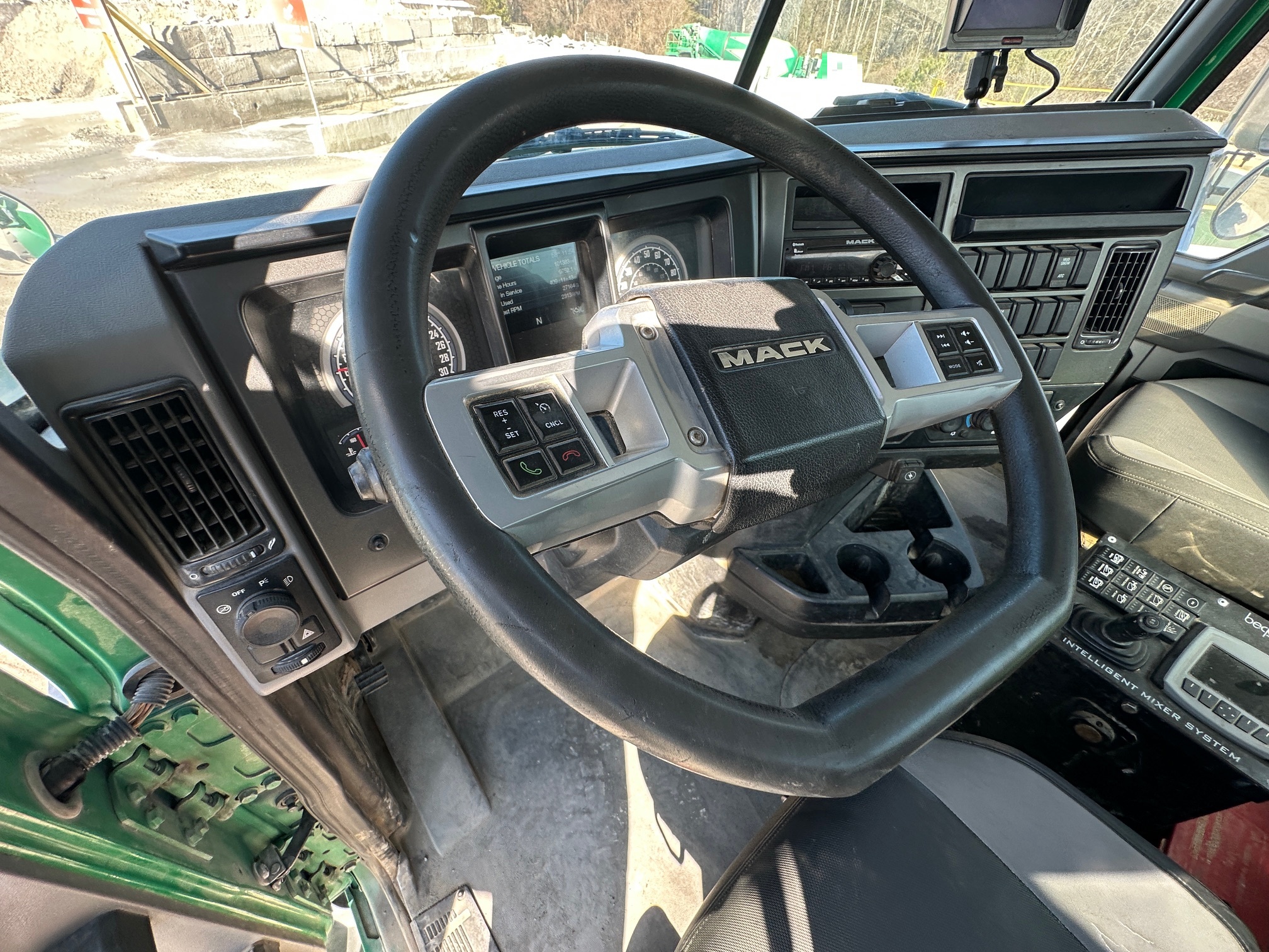 2019 MACK GR64B - Image 19