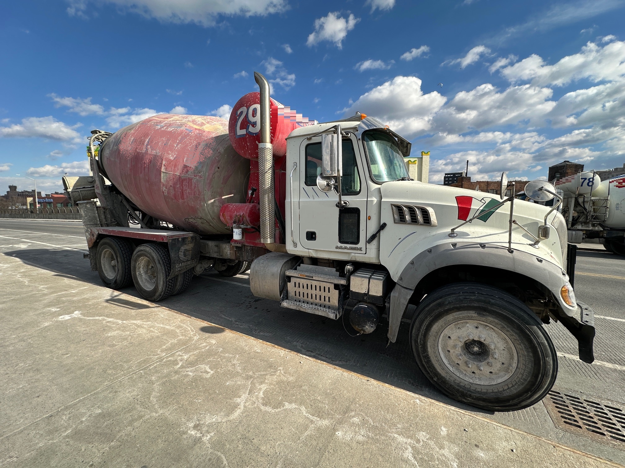2014 MACK Granite GU713 - Image 2