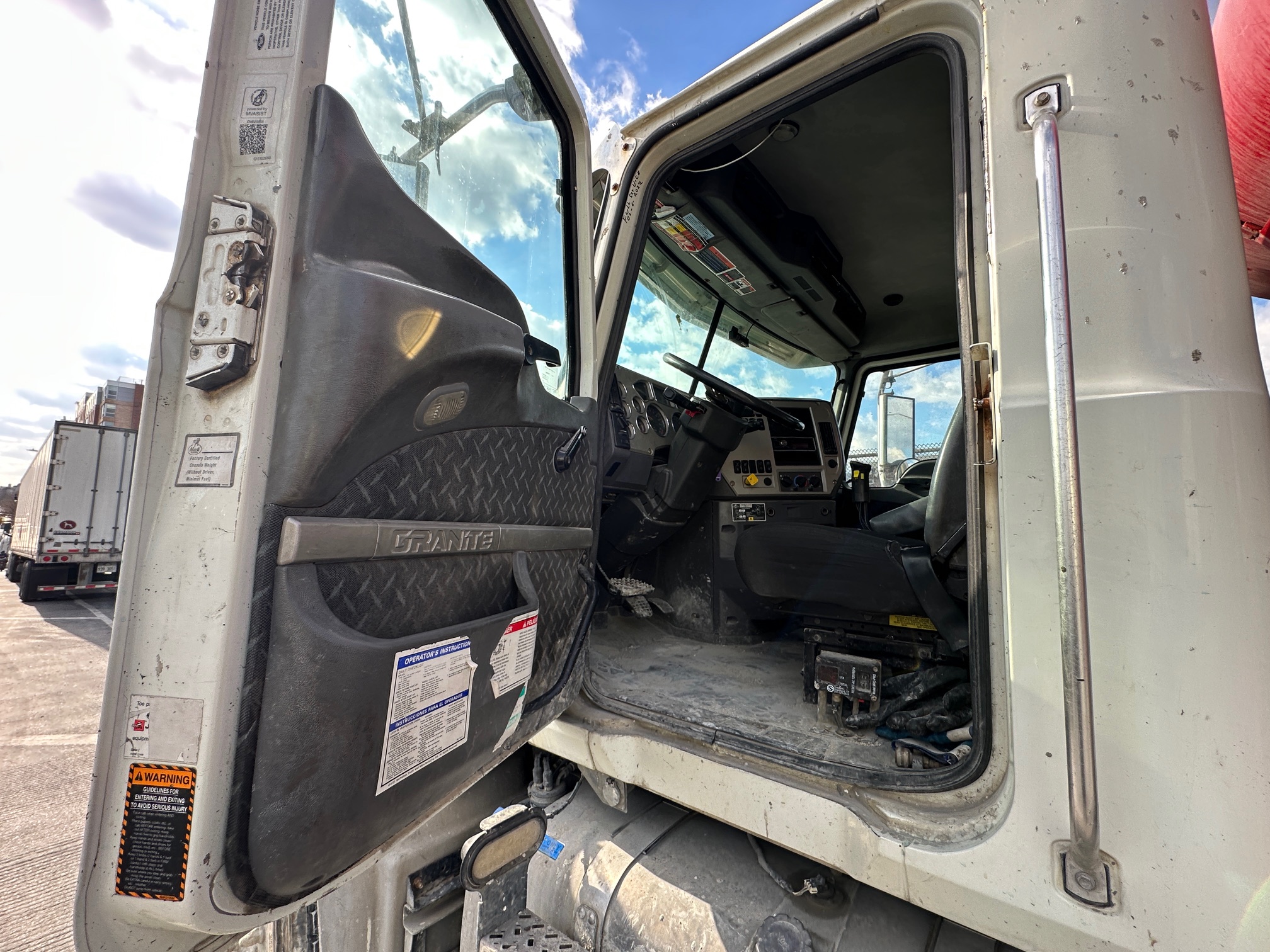 2014 MACK Granite GU713 - Image 18