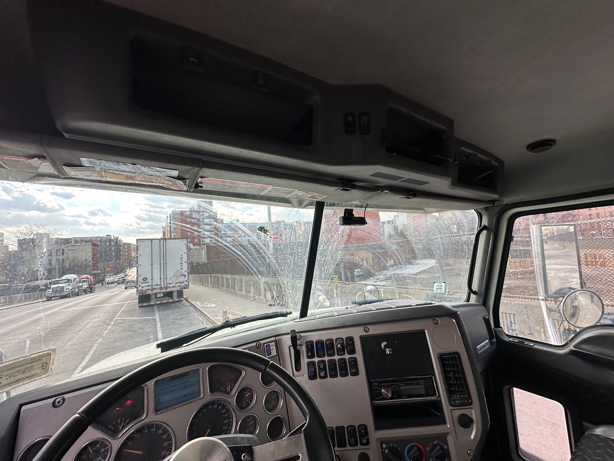 2014 MACK Granite GU713 - Image 26