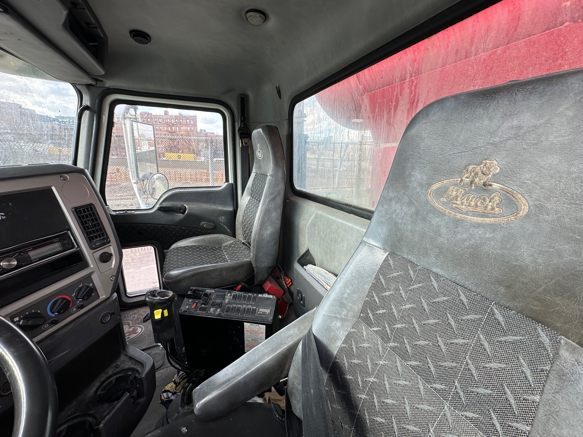 2014 MACK Granite GU713 - Image 27