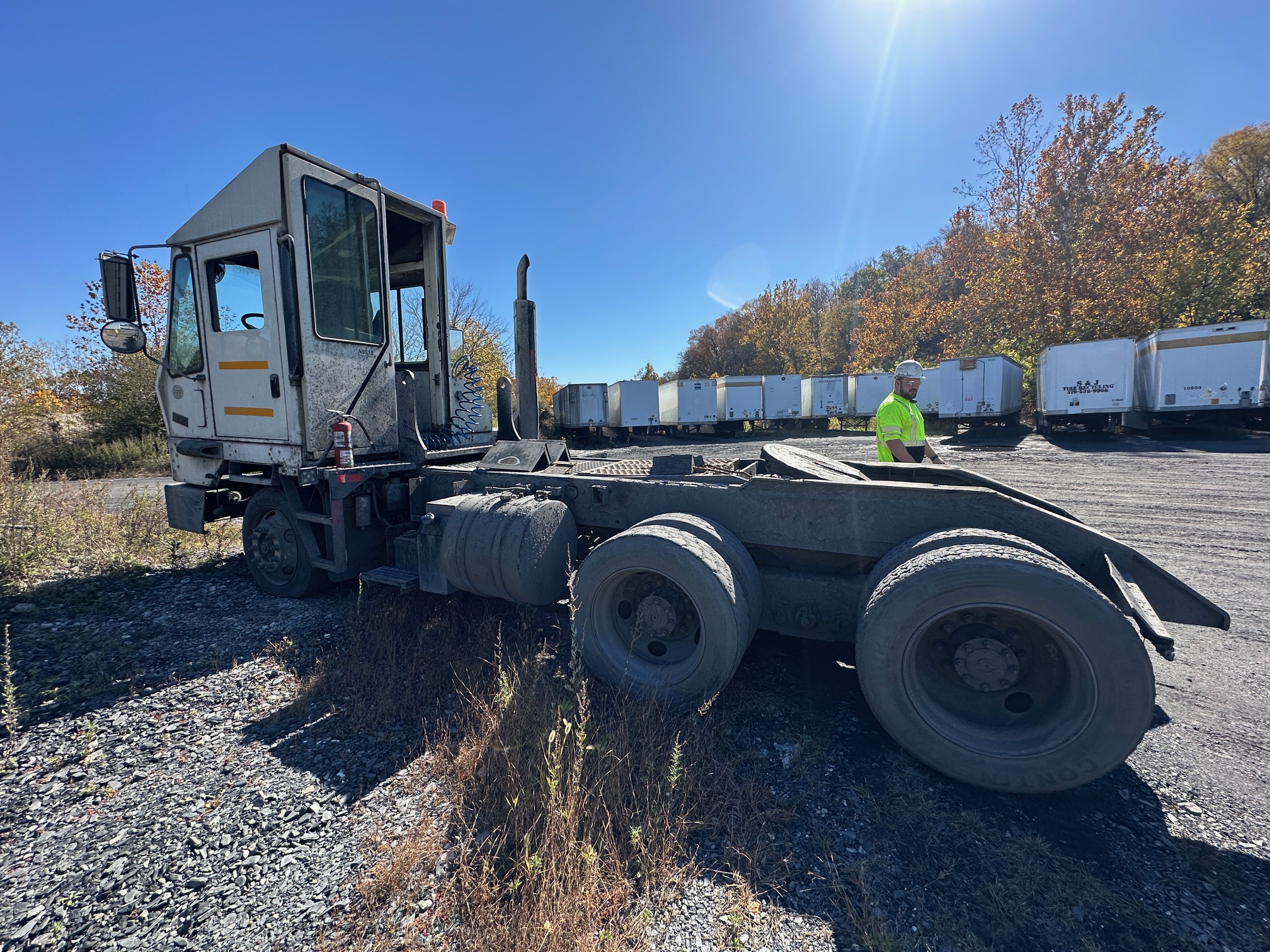 2011 OTTAWA Yard Spotter - Image 10