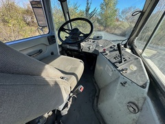 2011 OTTAWA Yard Spotter - Image 12