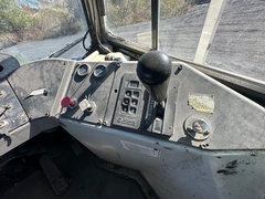 2011 OTTAWA Yard Spotter - Image 13