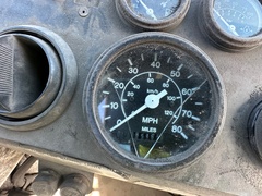 2011 OTTAWA Yard Spotter - Image 15