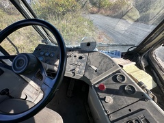 2011 OTTAWA Yard Spotter - Image 17