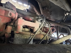 2011 OTTAWA Yard Spotter - Image 29