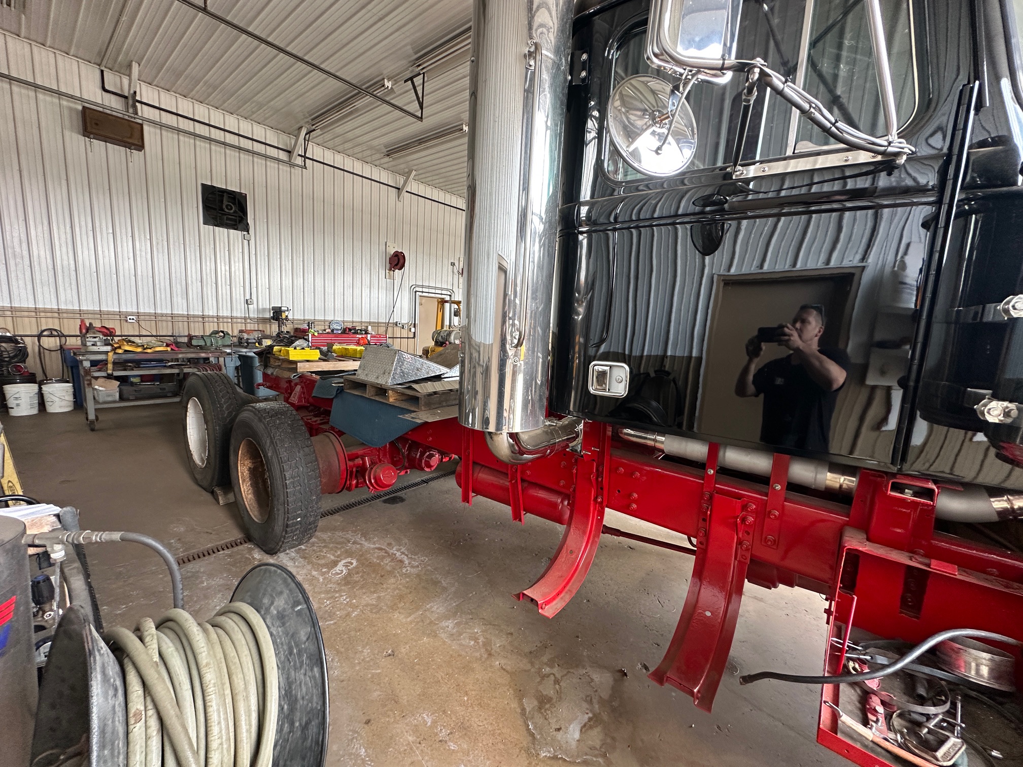 1997 AUTOCAR DK6 Tilt Nose - view 8 of 64