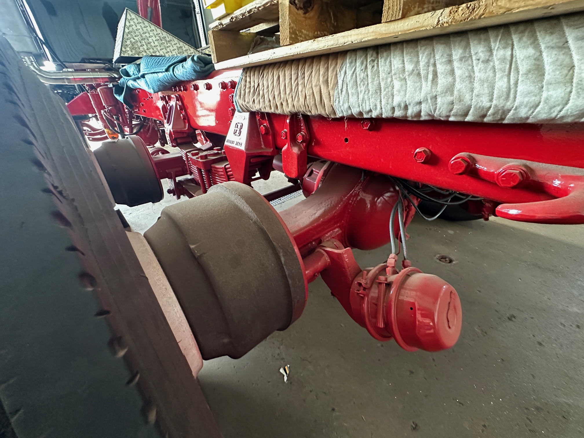 1997 AUTOCAR DK6 Tilt Nose - view 12 of 64