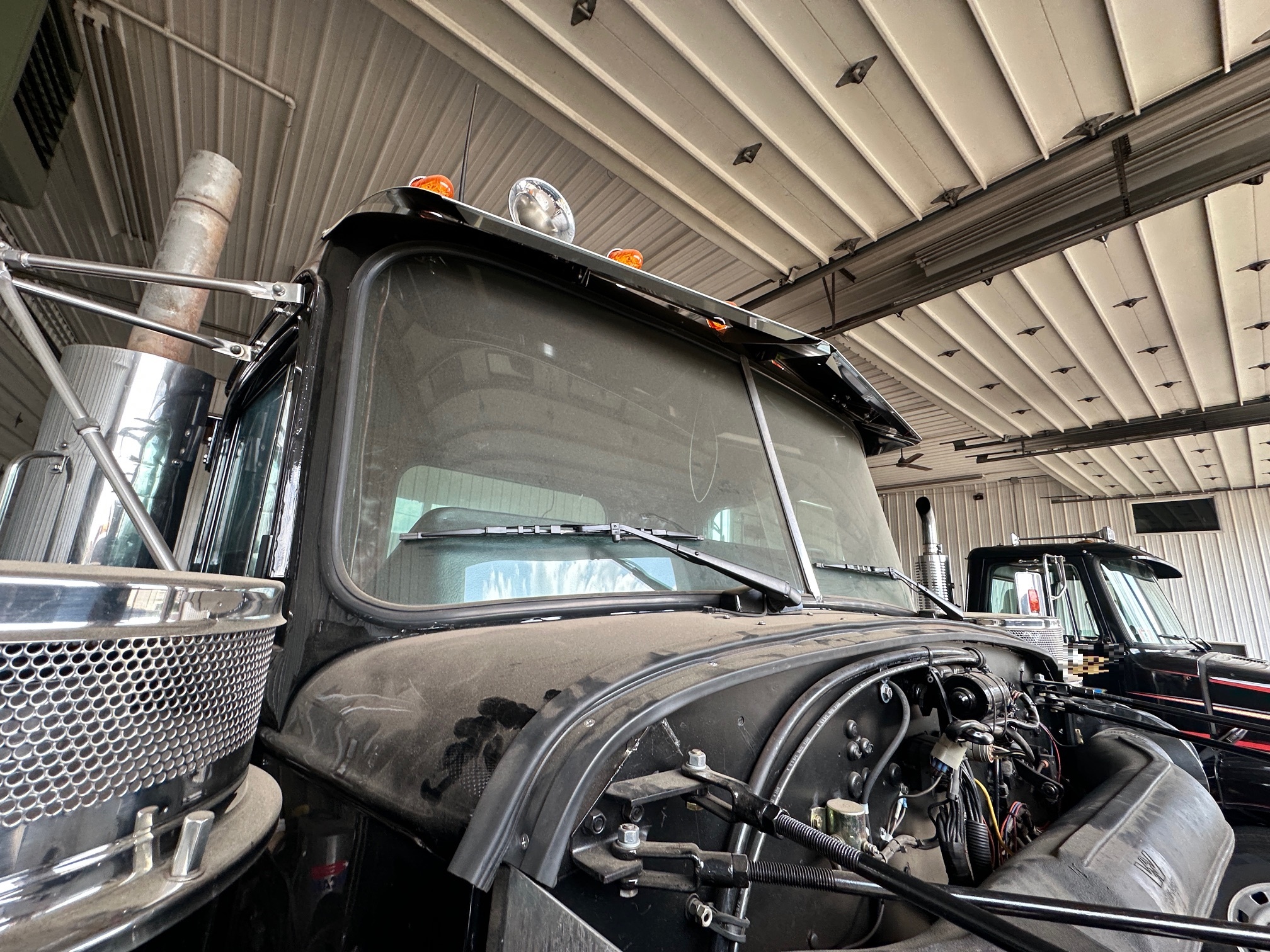 1997 AUTOCAR DK6 Tilt Nose - Image 26