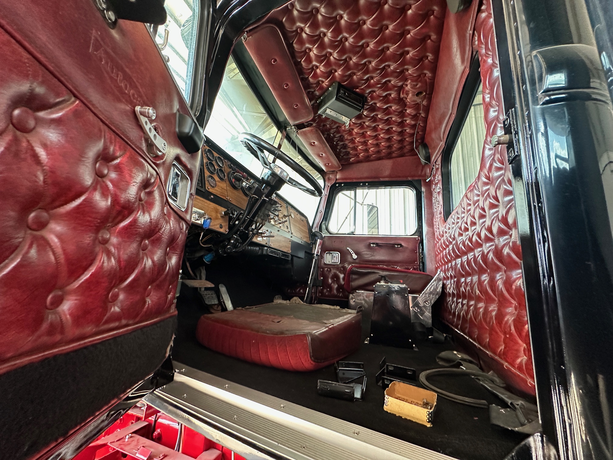 1997 AUTOCAR DK6 Tilt Nose - Image 3