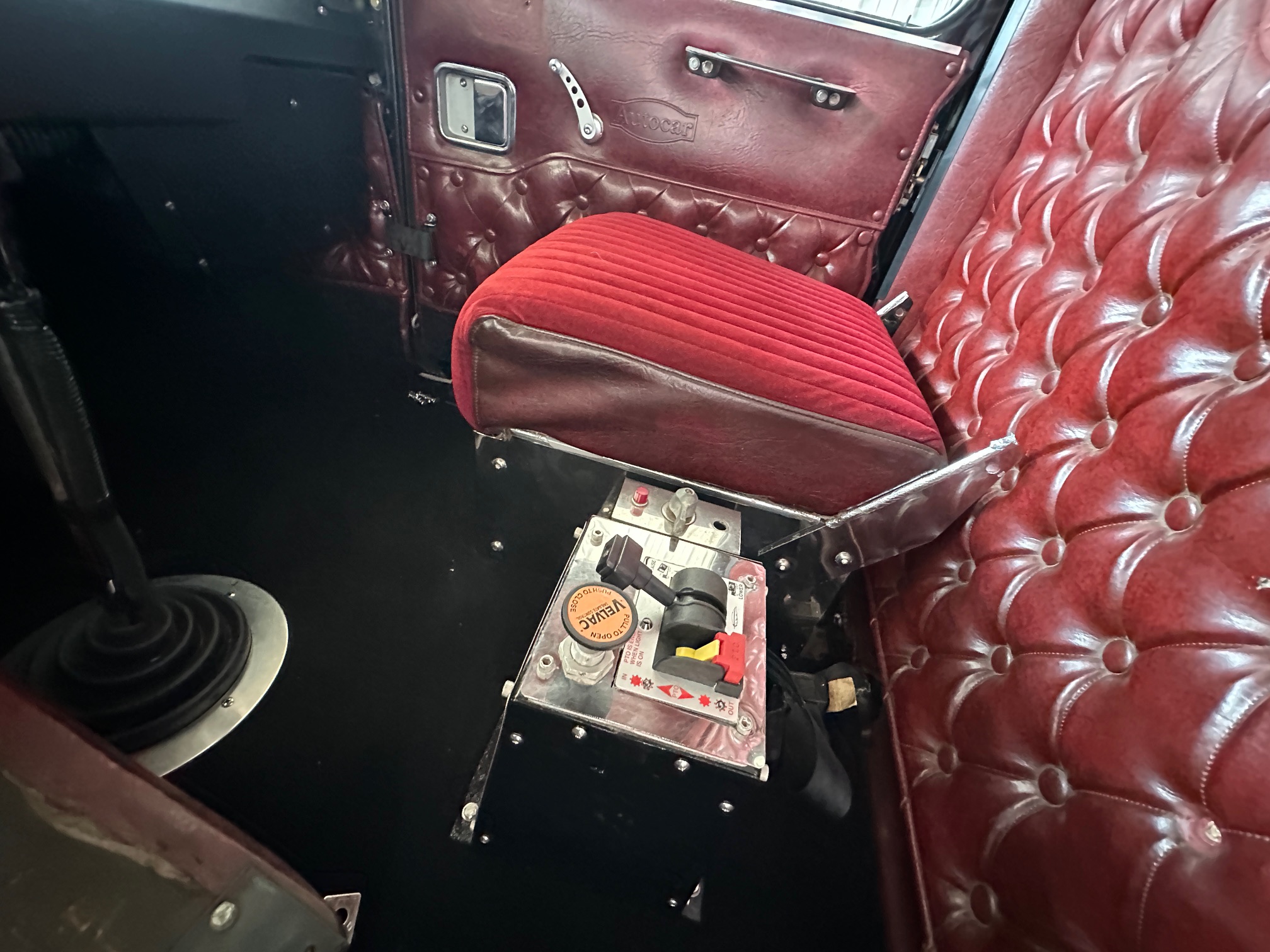 1997 AUTOCAR DK6 Tilt Nose - Image 32