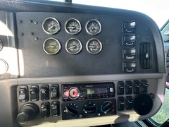 2016 PETERBILT 367 - Image 25