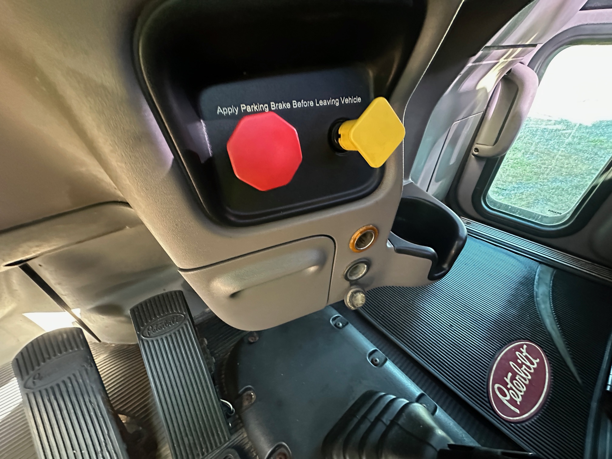 2016 PETERBILT 367 - Image 27