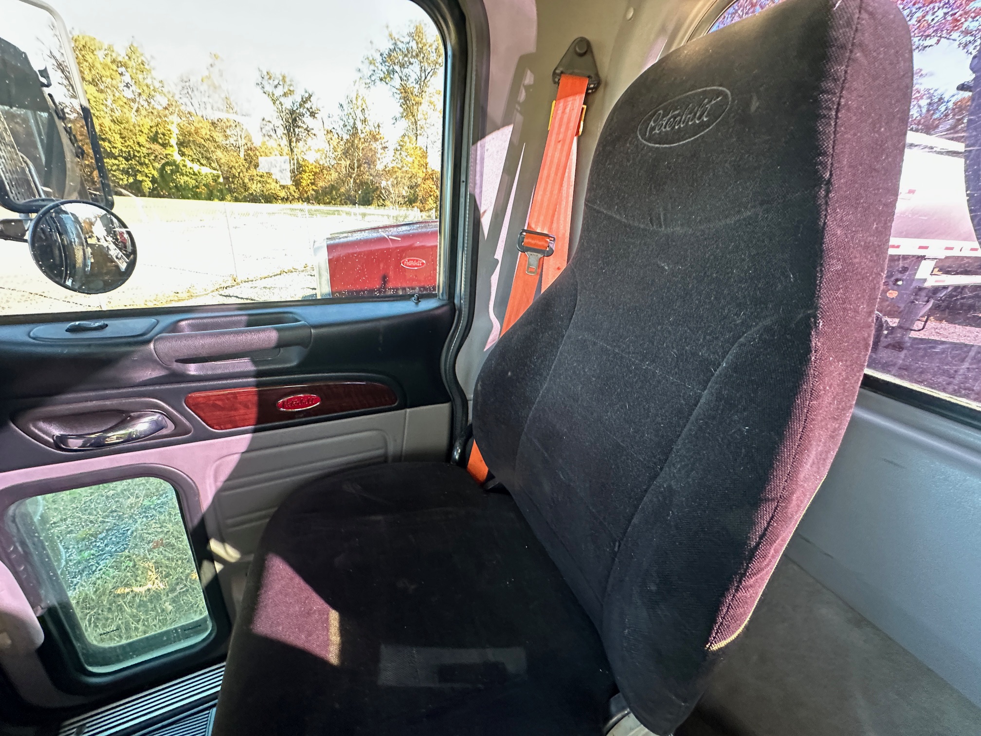 2016 PETERBILT 367 - Image 28