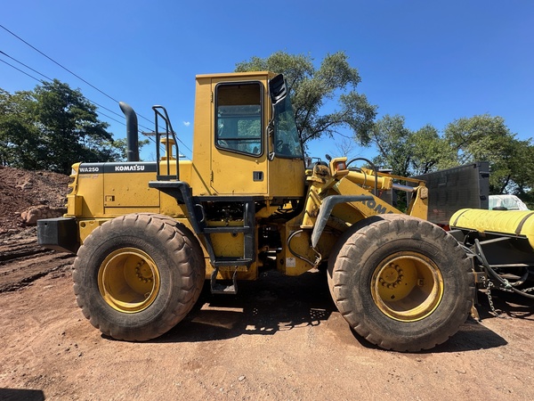 2002 KOMATSU WA-250-3MC