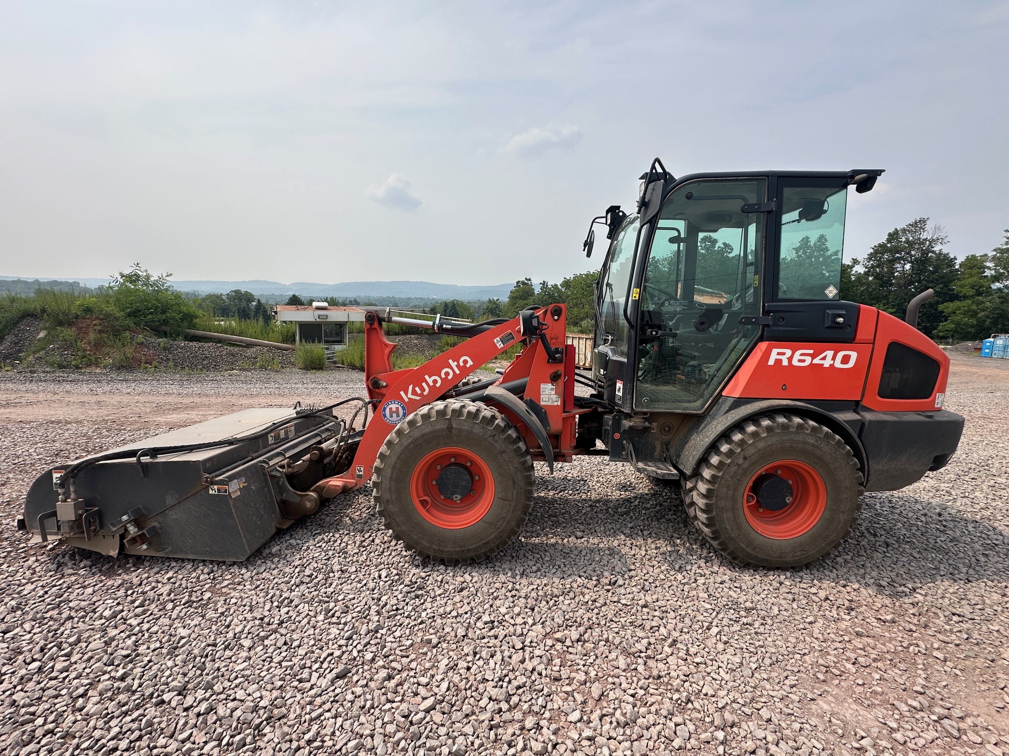2023 KUBOTA R640 - view 1 of 34