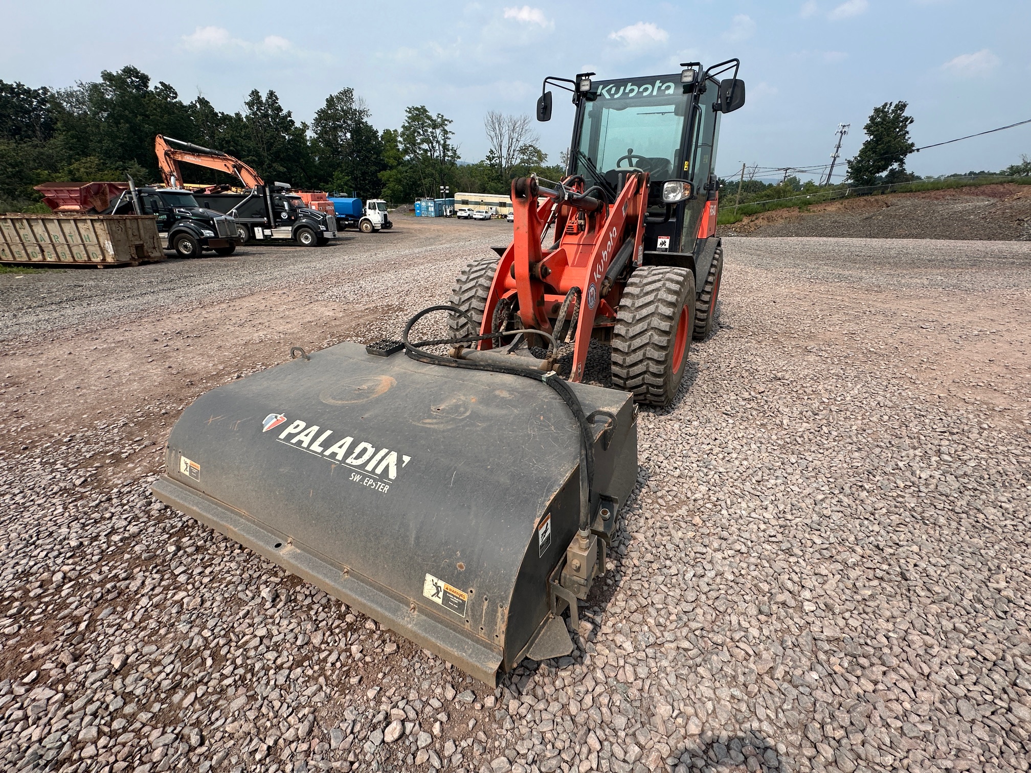 2023 KUBOTA R640 - view 3 of 34