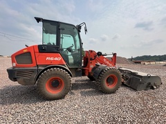 2023 KUBOTA R640 - Image 7