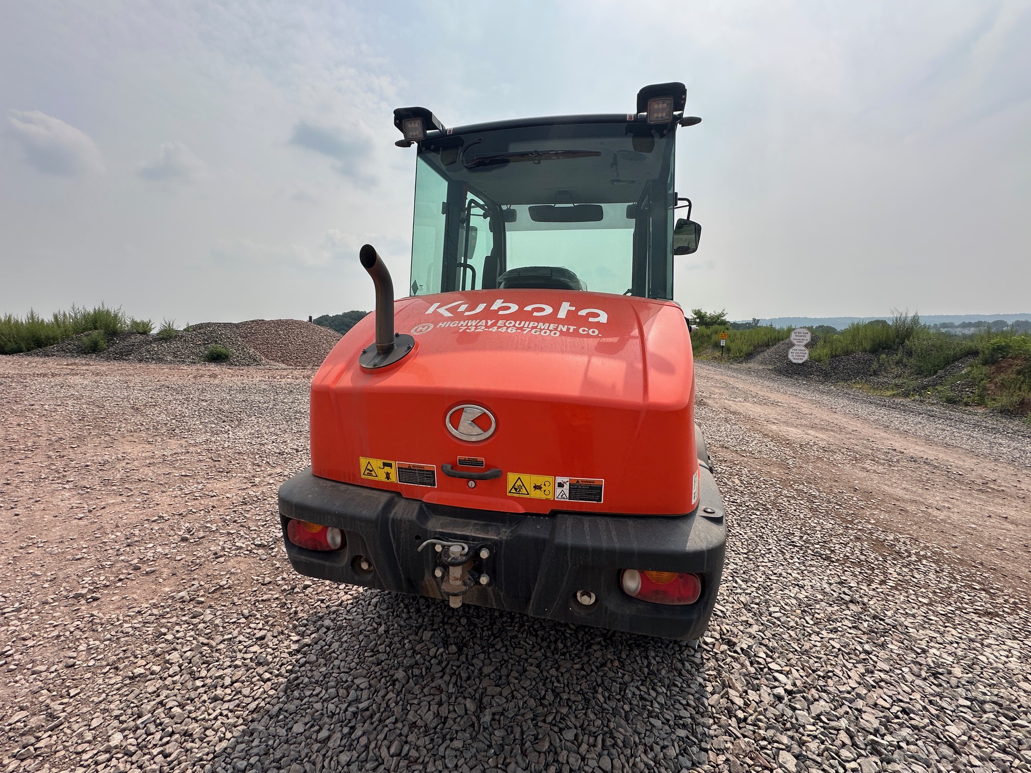 2023 KUBOTA R640 - Image 9
