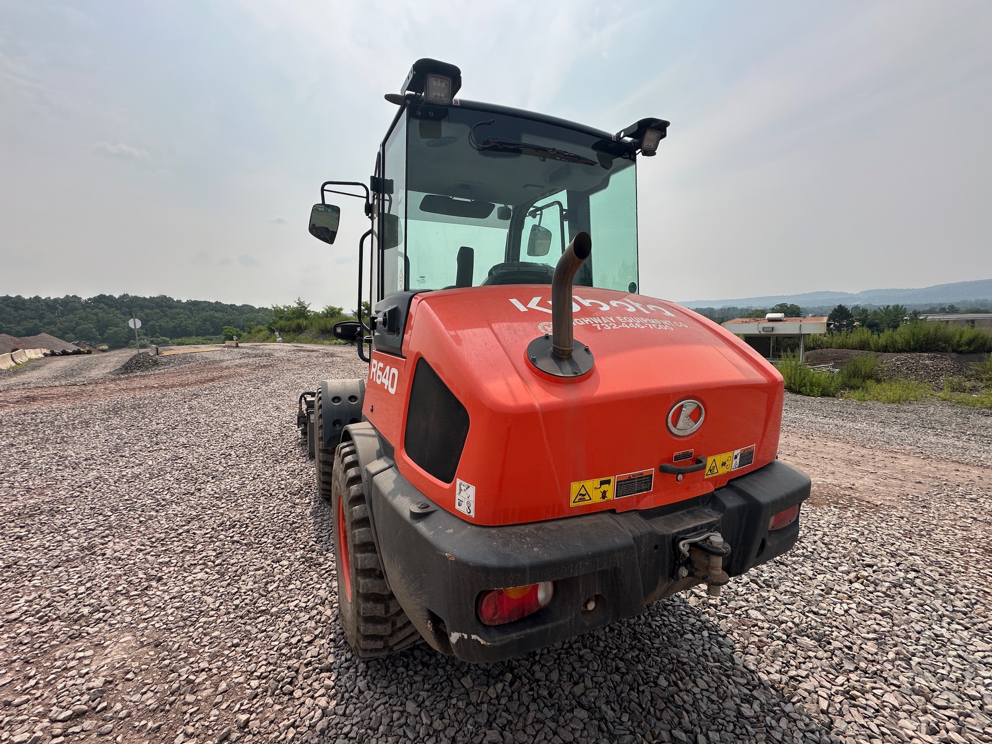 2023 KUBOTA R640 - view 10 of 34