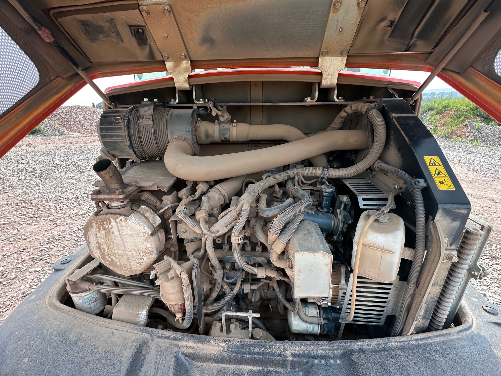 2023 KUBOTA R640 - Image 12