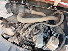 2023 KUBOTA R640 - Image 13