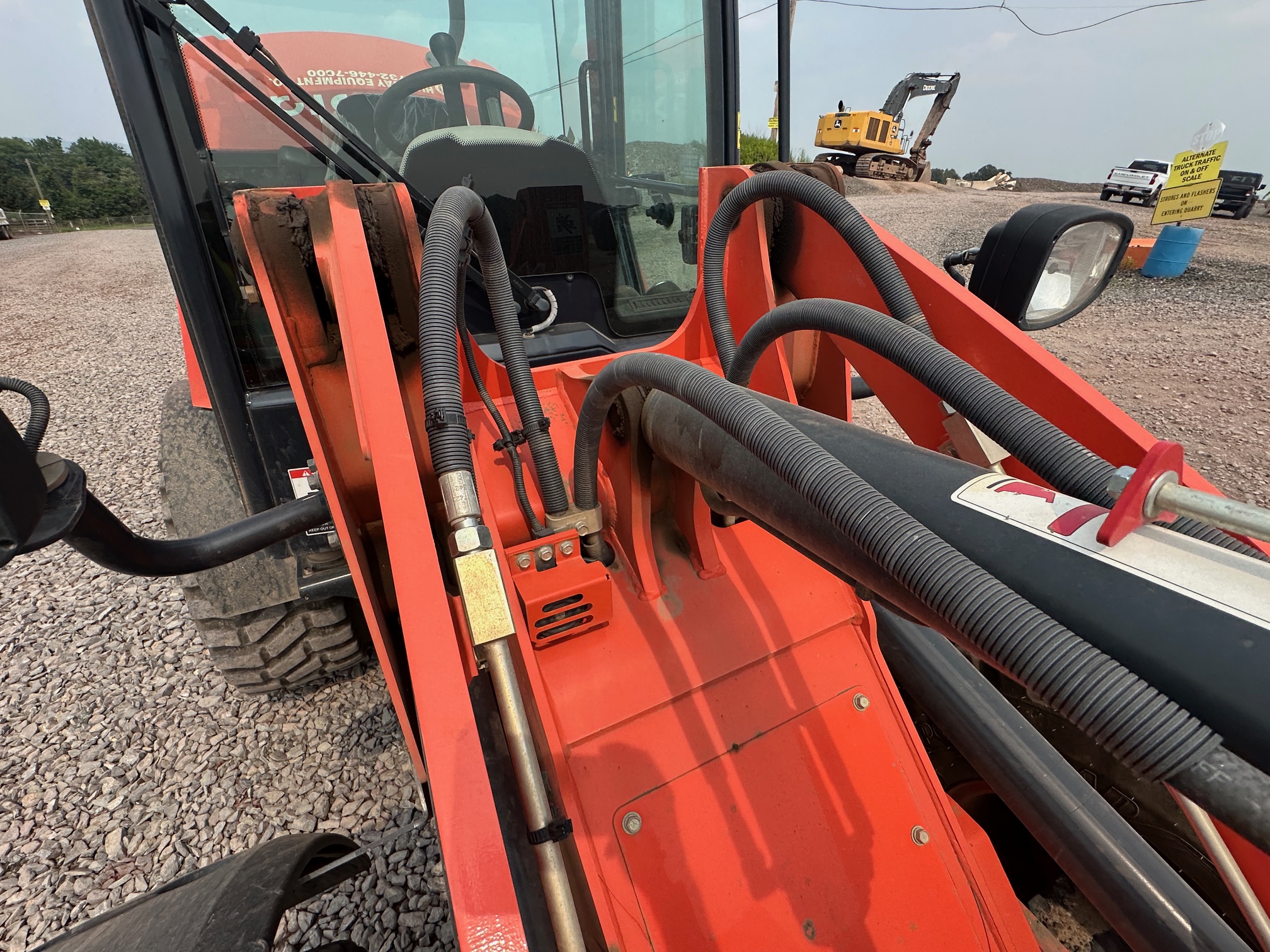 2023 KUBOTA R640 - Image 22