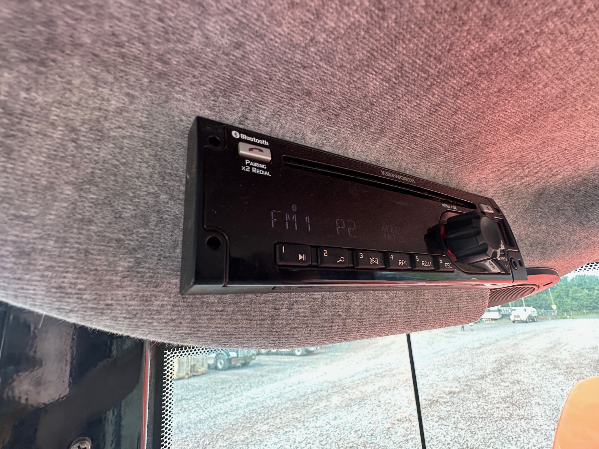 2023 KUBOTA R640 - Image 31