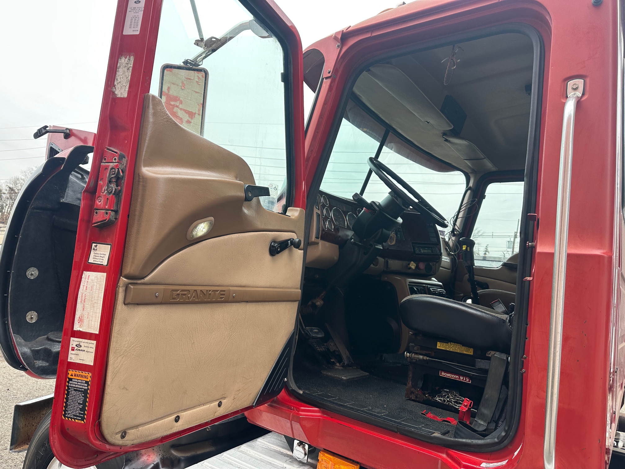 2005 MACK Granite CV713 - Image 32