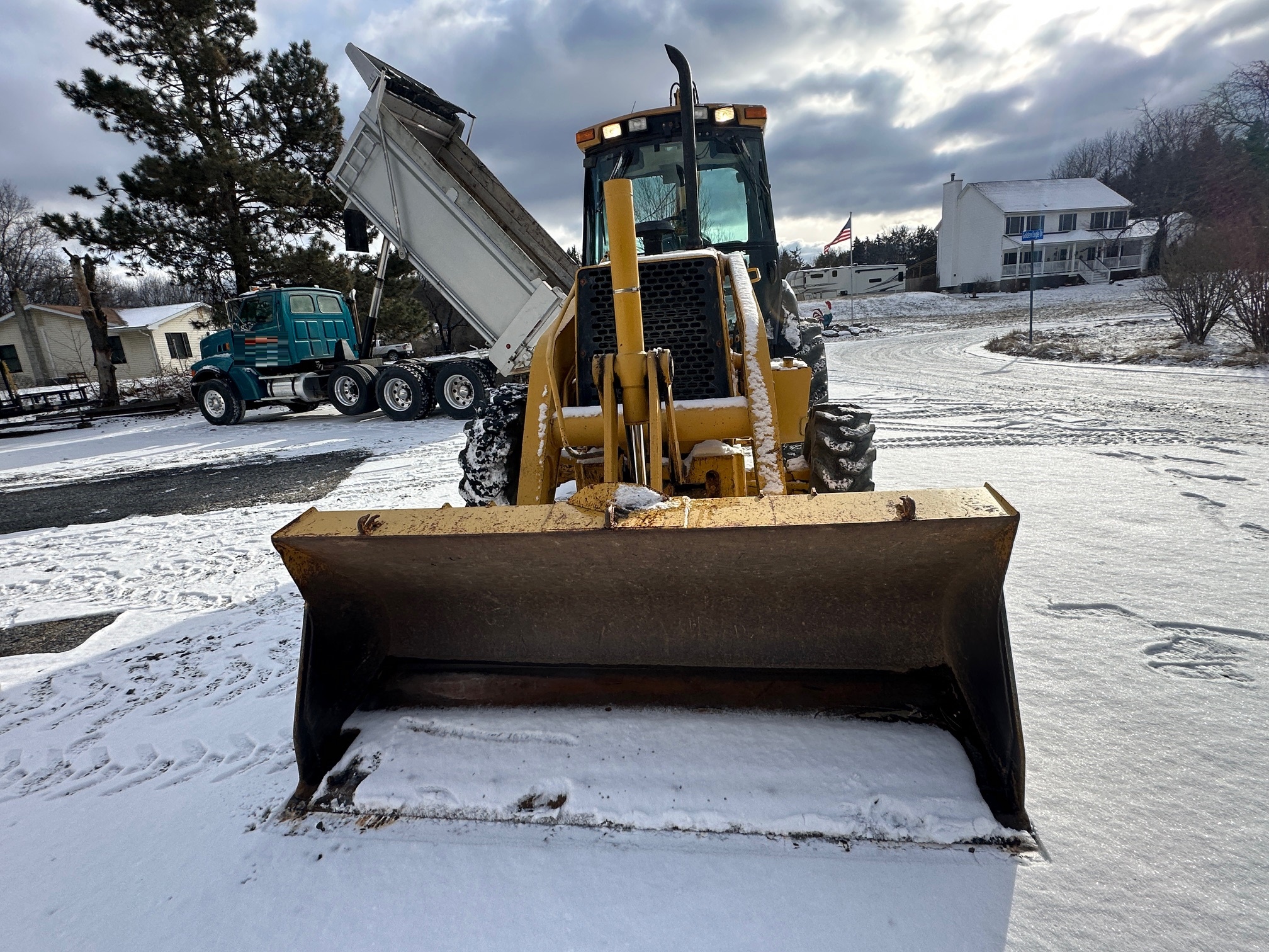 1999 DEERE 410E - view 9 of 32