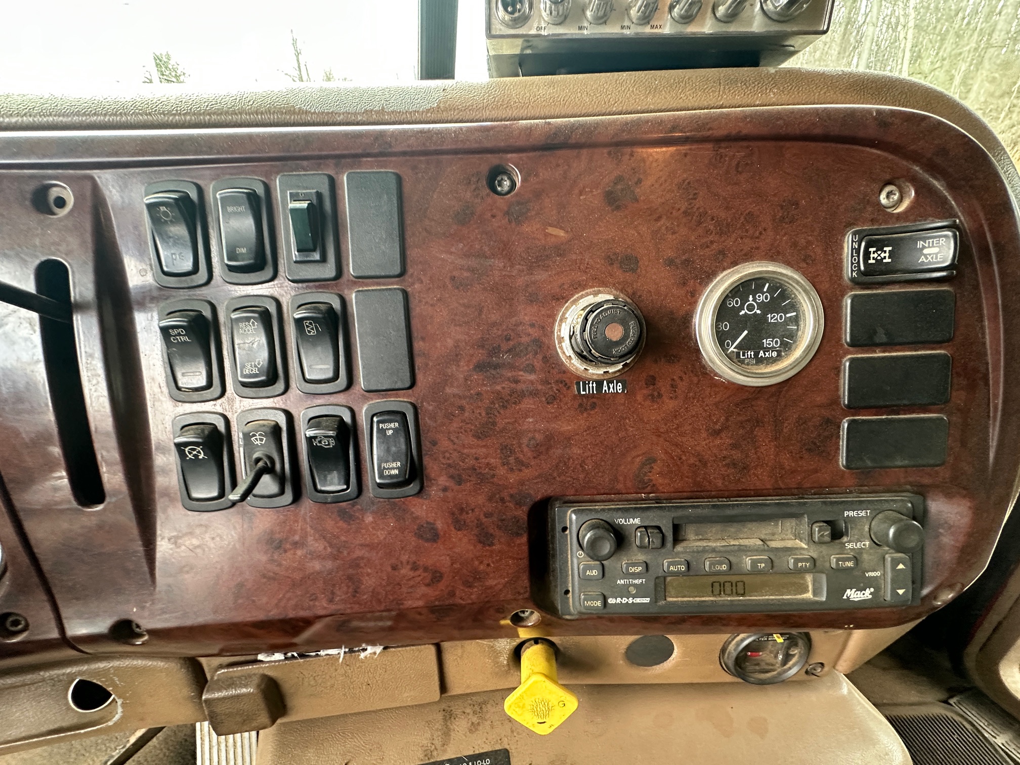 2006 MACK Granite CV713 - view 13 of 30