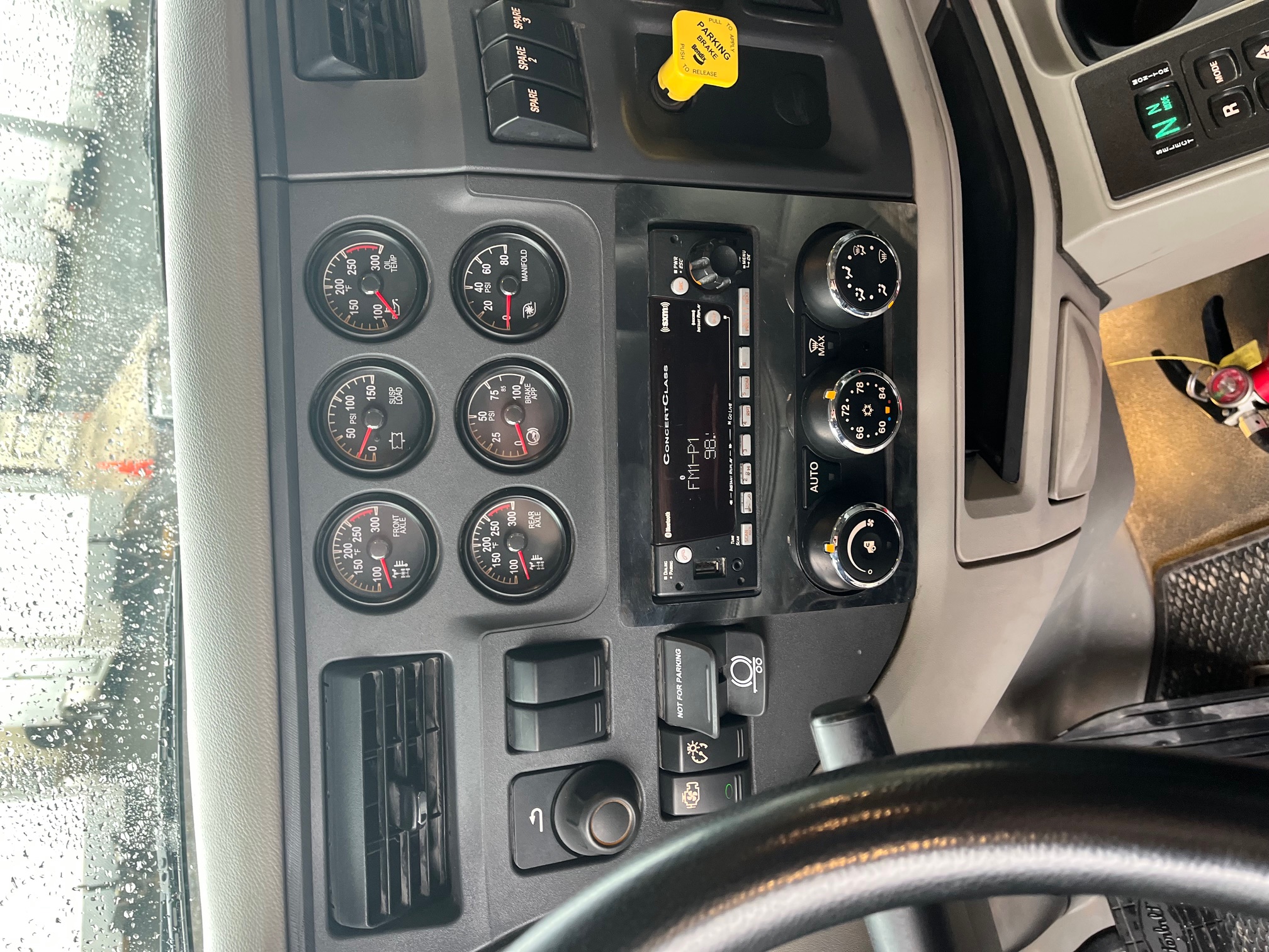 2023 PETERBILT 567 - view 11 of 25